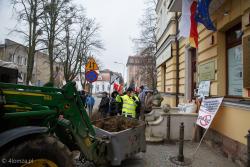 Obornik pod biurem poselskim posłanki Alicji Łepkowskiej - Gołaś.